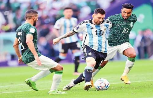 纳什均衡在扑克中的应用：为什么保持“平衡”是防止被剥削的关键？（从纳什均衡看扑克策略：为何“平衡”是避免被剥削的核心？）